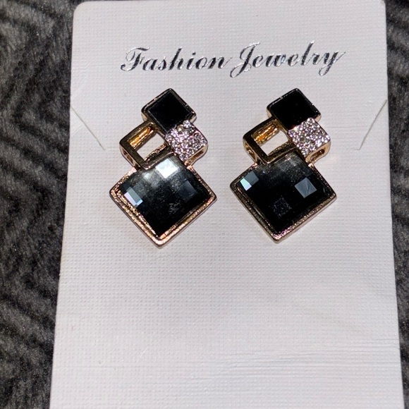 Fashion statement stunning studds earrings with faux diamonds - Picture 3 of 7